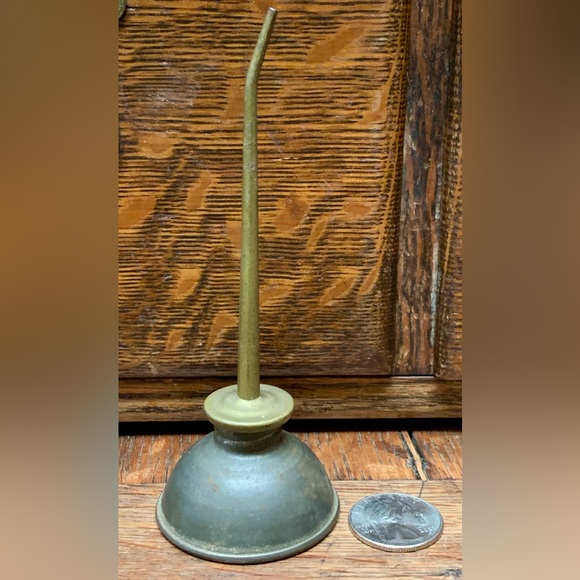Antique Home Use Metal Angled Elongated Spout Oil Can - Picture 13 of 16